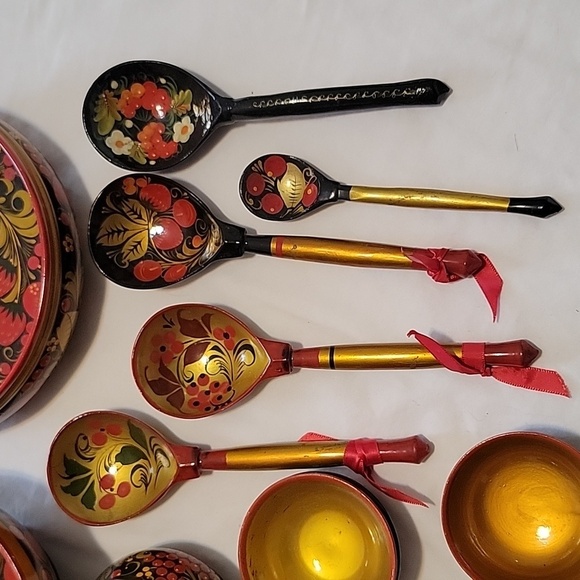 1970s Collection of Khokhloma Hand-Painted Wood Lacquerware 18 Pcs. - Picture 6 of 16
